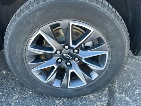 Used 2021 Chevrolet Suburban Z71 w/ Z71 Signature Package image 20