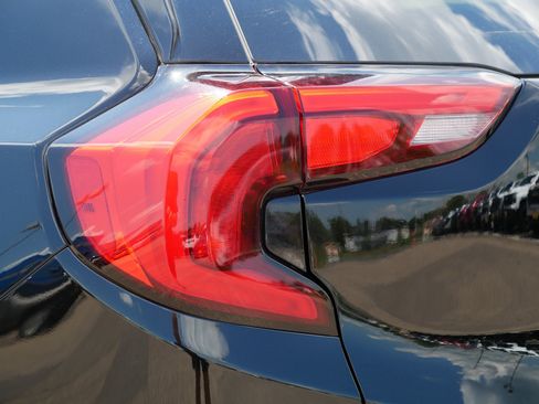 Used 2019 GMC Terrain Denali w/ Advanced Safety Package AWD/4WD image 17