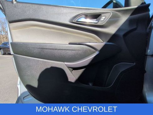 Used 2024 Chevrolet Trax ACTIV w/ Sunroof Package FWD image 23