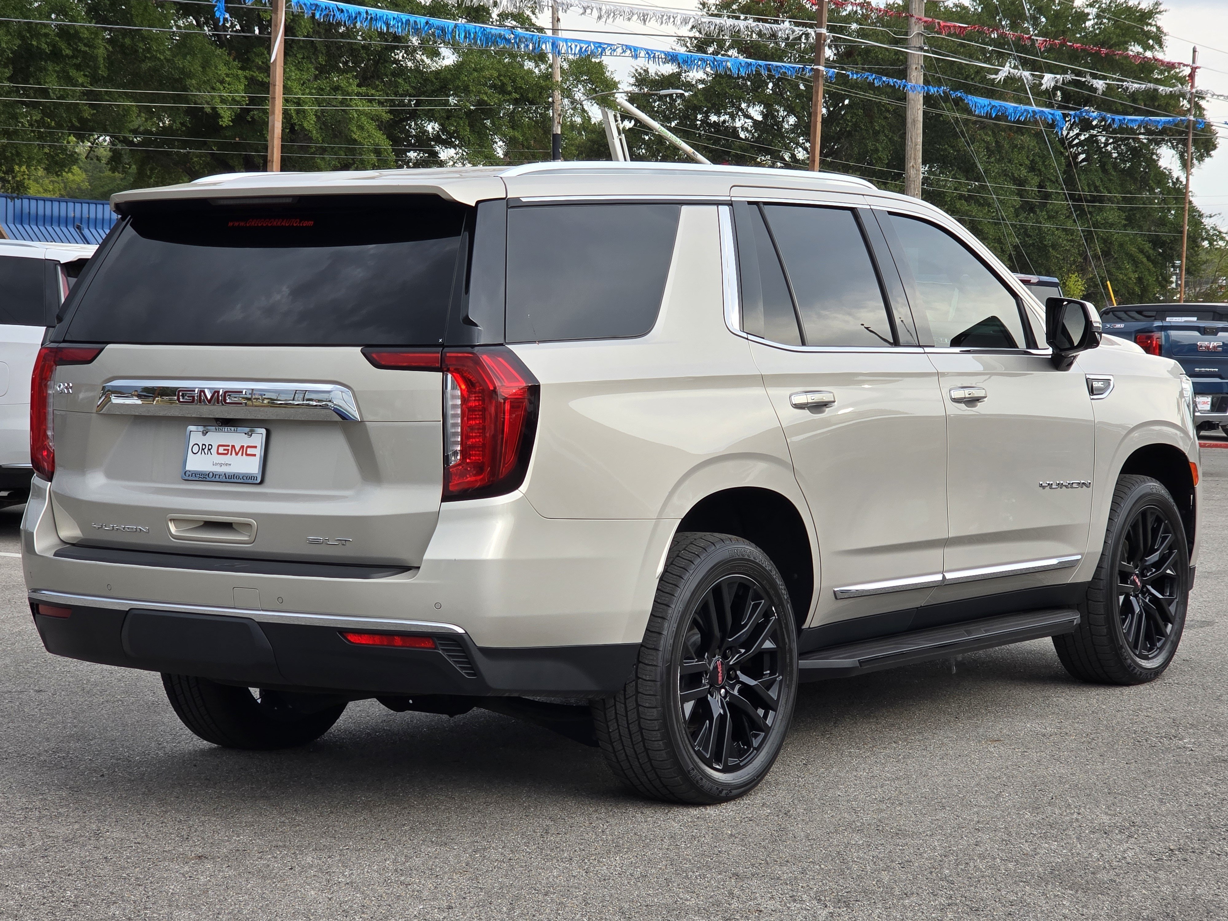 Used 2021 GMC Yukon SLT w/ SLT Premium Package RWD image 4