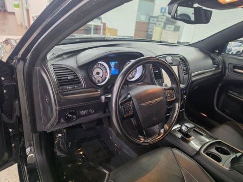Used 2013 Chrysler 300 C RWD image 7