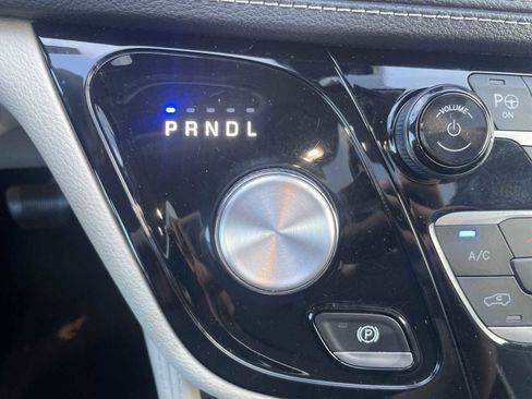 Used 2022 Chrysler Pacifica Limited image 21