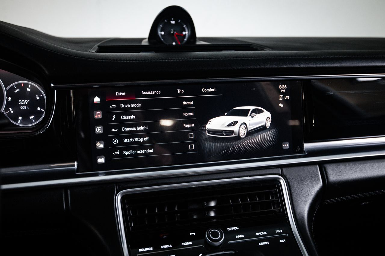 Certified 2023 Porsche Panamera image 18