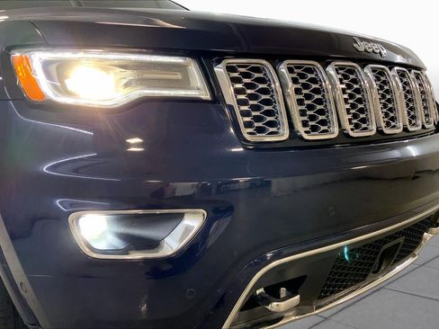 Used 2018 Jeep Grand Cherokee Overland AWD/4WD image 32