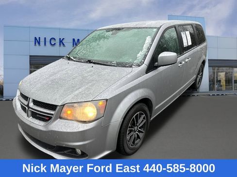 Used 2019 Dodge Grand Caravan GT image 3