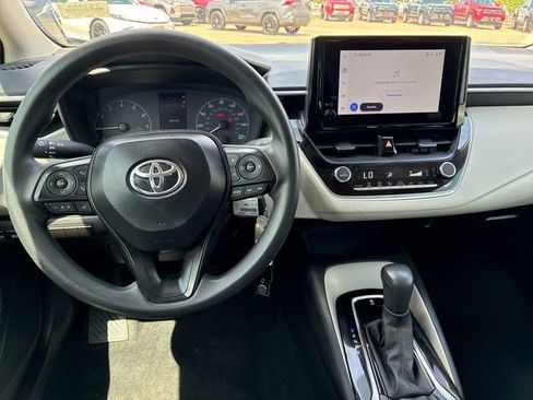 Used 2025 Toyota Corolla LE FWD image 14