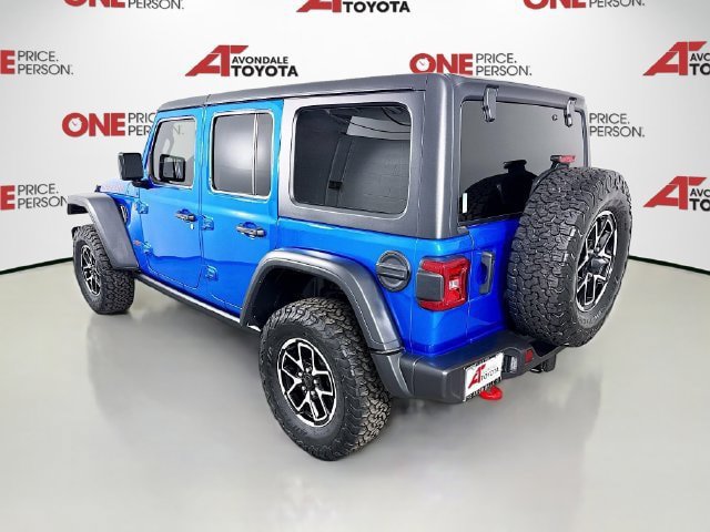 Used 2024 Jeep Wrangler Unlimited Rubicon w/ Technology Group AWD/4WD image 5
