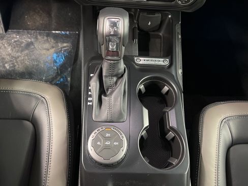 New 2025 Ford Bronco Outer Banks image 16