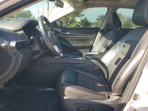 Certified 2019 Nissan Altima 2.5 SR w/ SR Premium Package image 13