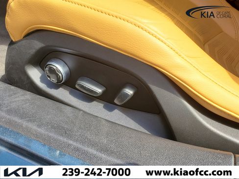 Used 2020 Chevrolet Corvette Stingray Preferred Cpe w/ 2LT Preferred Equipment Group RWD image 16