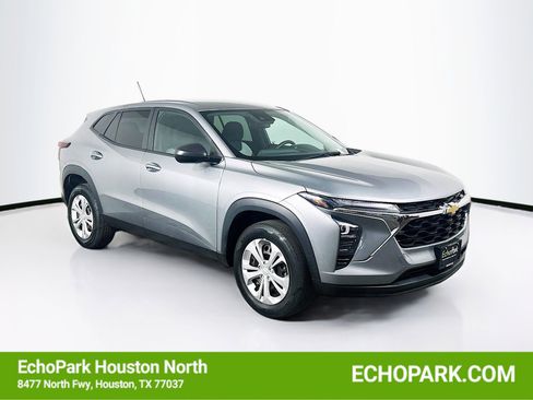Used 2024 Chevrolet Trax LS FWD image 1