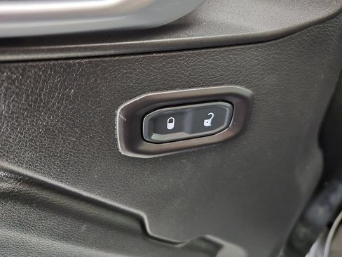 Used 2018 Jeep Wrangler Unlimited Sport S AWD/4WD image 25
