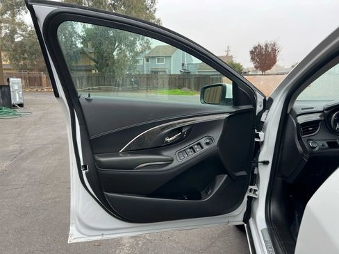 Used 2015 Buick LaCrosse Leather image 12