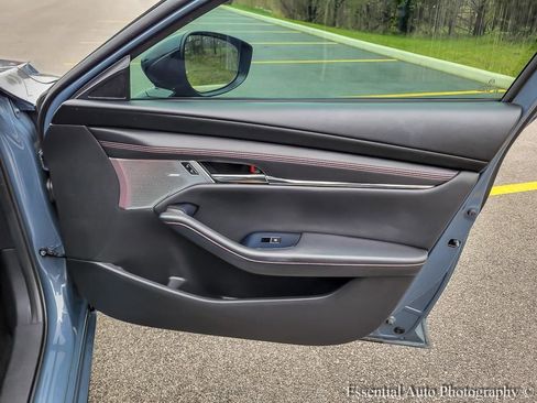 Used 2022 MAZDA MAZDA3 s FWD image 30