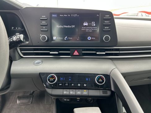 Used 2023 Hyundai Elantra SEL w/ Cargo Package image 21