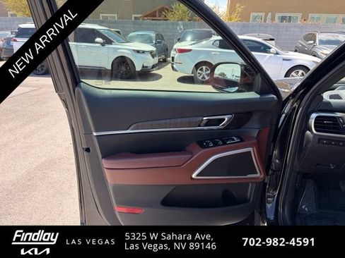 Certified 2023 Kia Telluride EX w/ EX Captain's Chair Package FWD image 9