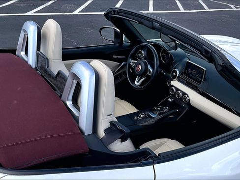 Used 2018 FIAT 124 Spider Lusso image 14