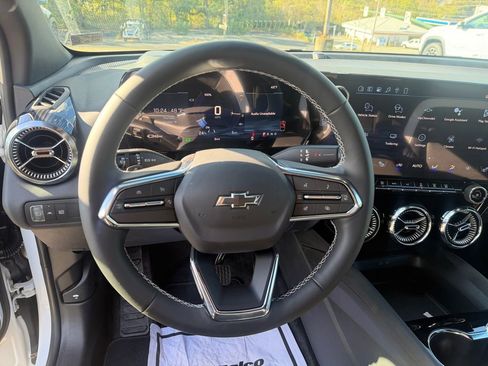 New 2026 Chevrolet Blazer EV LT AWD/4WD image 15
