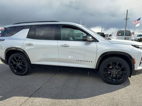 Used 2024 Chevrolet Traverse RS AWD/4WD image 9
