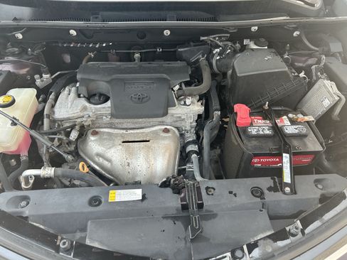 Used 2018 Toyota RAV4 XLE AWD/4WD image 12