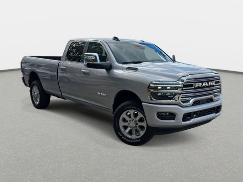New 2026 RAM 2500 Laramie AWD/4WD image 3