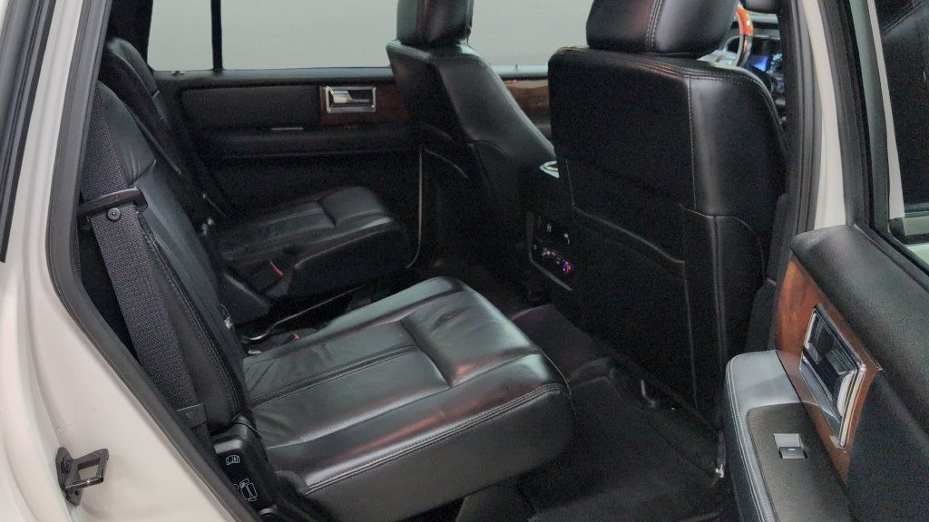 Used 2017 Lincoln Navigator Select AWD/4WD image 23