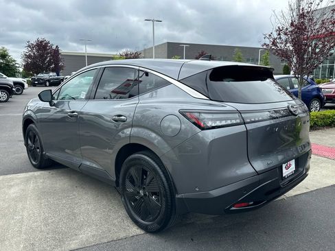 Used 2025 Nissan Murano SV AWD/4WD image 3