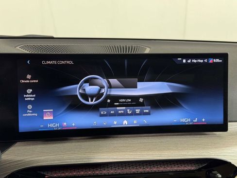 Used 2025 BMW 330i xDrive 330i xDrive w/ Premium Package image 28