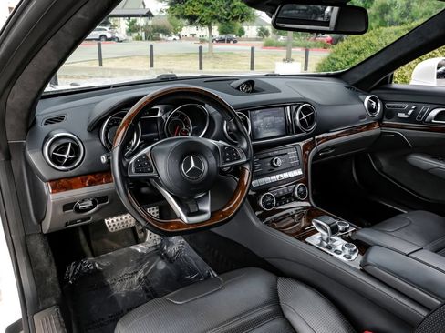 Used 2018 Mercedes-Benz SL 63 AMG image 10