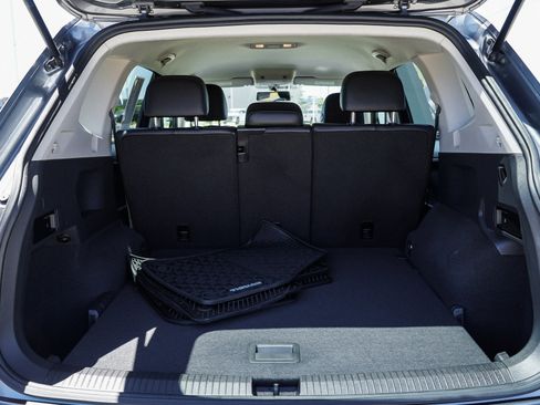 Used 2019 Volkswagen Tiguan SE AWD/4WD image 14