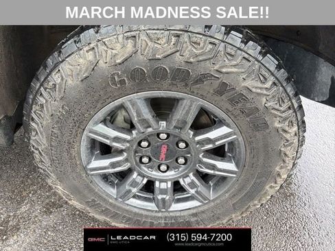 Used 2024 GMC Sierra 1500 AT4X image 10