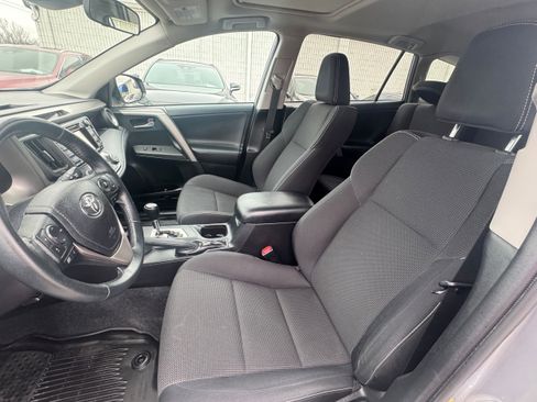 Used 2017 Toyota RAV4 XLE image 9