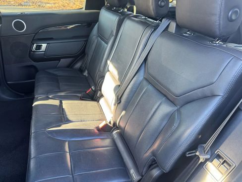 Used 2017 Land Rover Discovery HSE image 21