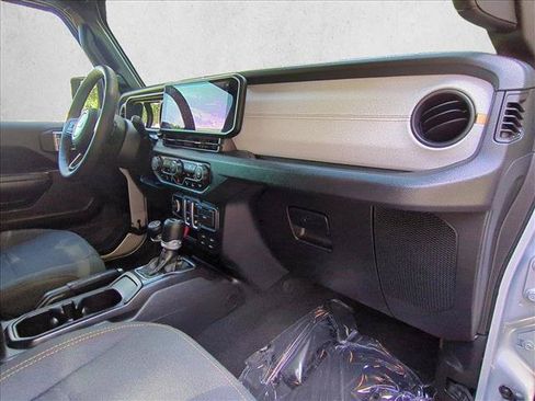 Used 2024 Jeep Wrangler Sport AWD/4WD image 24