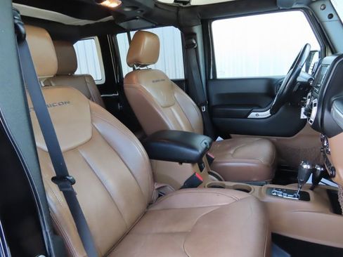 Used 2016 Jeep Wrangler Unlimited Rubicon w/ Dual Top Group image 24
