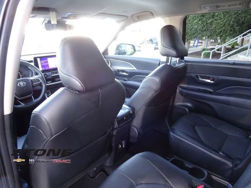 Used 2024 Toyota Grand Highlander FWD image 19