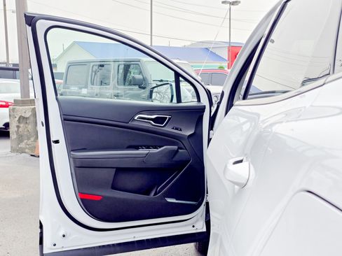 Used 2024 Kia Sportage SX image 26