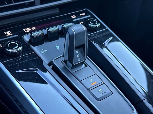 Used 2025 Porsche 911 Carrera GTS image 21