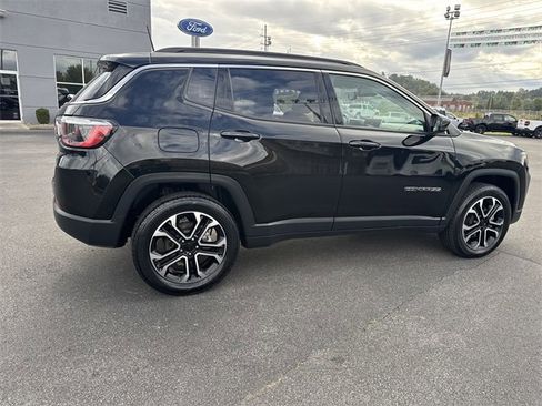 Used 2022 Jeep Compass Limited image 3