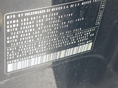 Used 2023 Volkswagen Tiguan SE AWD/4WD image 31