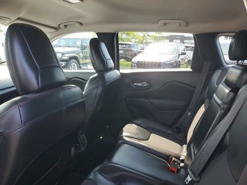 Used 2016 Jeep Cherokee Trailhawk w/ Cold Weather Group AWD/4WD image 9