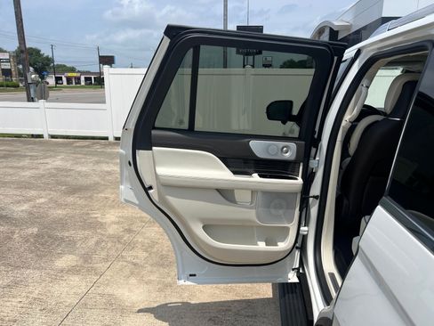 Used 2024 Lincoln Navigator Black Label AWD/4WD image 16