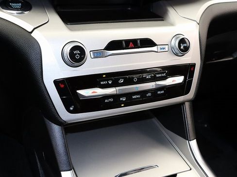 Used 2022 Ford Explorer XLT w/ Equipment Group 202A image 21