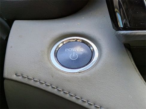 Used 2022 Toyota Highlander Platinum image 32