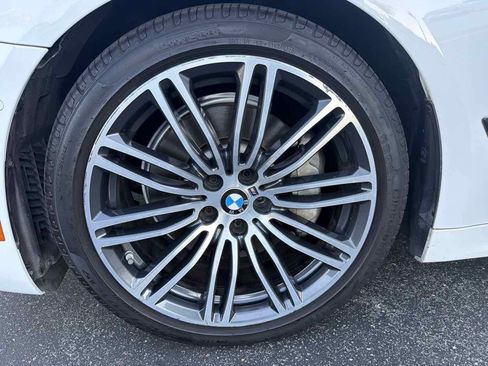 Used 2018 BMW 530i w/ M Sport Package RWD image 37