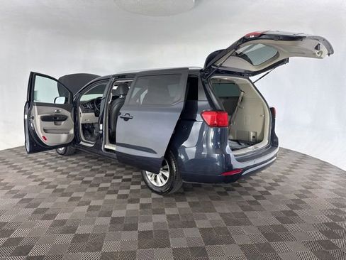 Used 2017 Kia Sedona LX w/ LX Essentials Premium Package FWD image 18