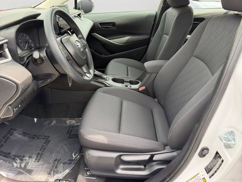 Used 2025 Toyota Corolla LE FWD image 15