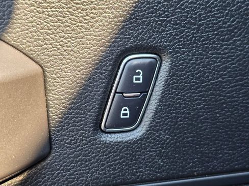 Used 2016 Ford F150 XLT w/ Equipment Group 302A Luxury AWD/4WD image 17