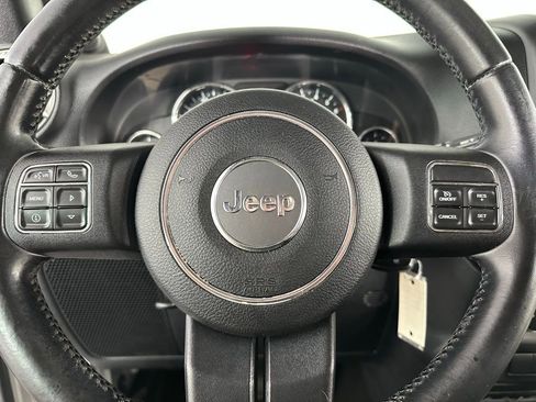 Used 2012 Jeep Wrangler Unlimited Sahara w/ Connectivity Group image 4