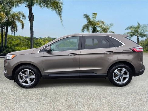 Used 2019 Ford Edge SEL w/ Equipment Group 201A FWD image 2